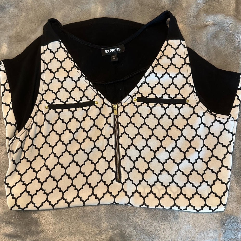 Express Black and White Sleeveless Blouse with Zipper Accent